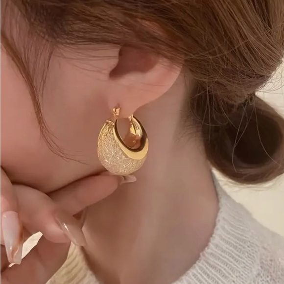 Pavé zircon earrings! Very sparkly! - Picture 2 of 2